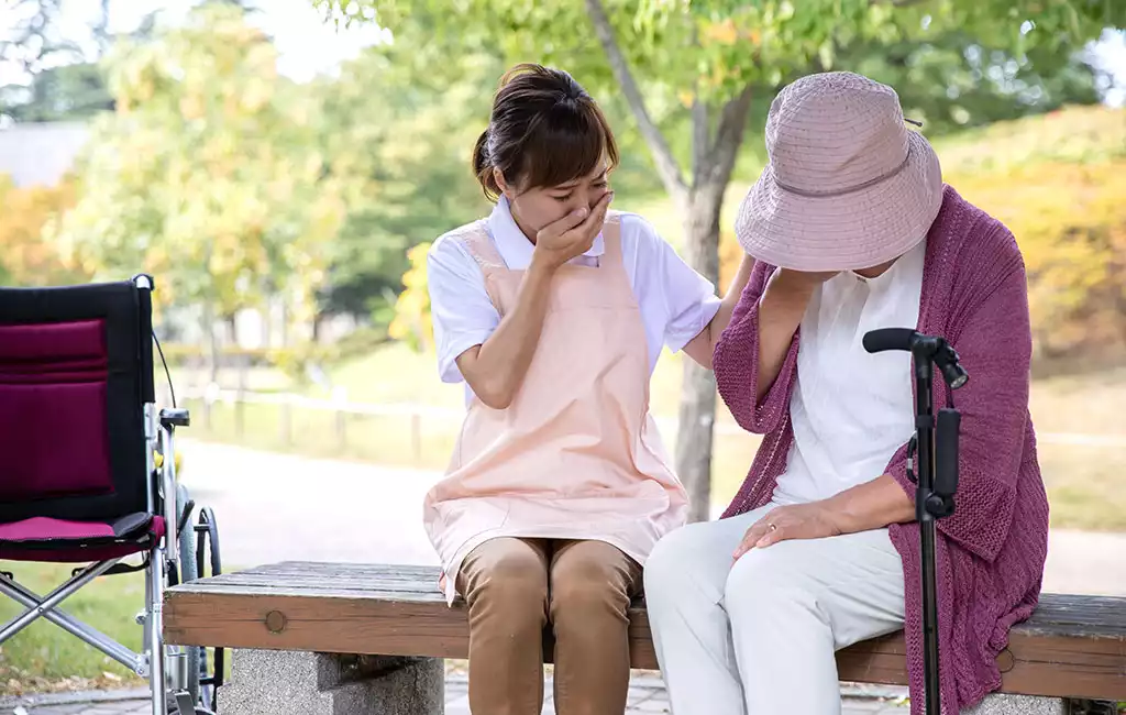 Le deuil répété en EHPAD : un tabou professionnel